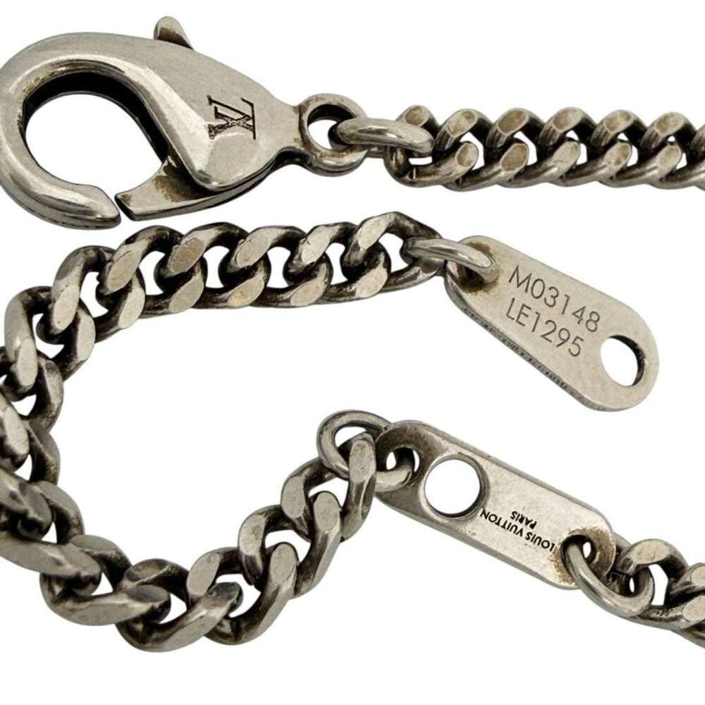 LOUIS VUITTON Necklace - Picture 7 of 9